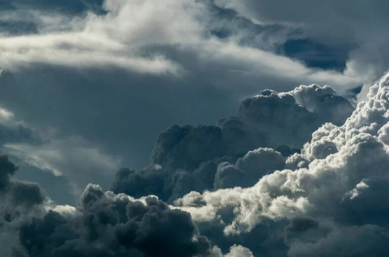 Un cielo nuvoloso (fonte: Pexels).